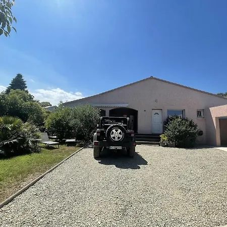 Avec Piscine Entierement Renovee A 5min De La De Pinia 빌라