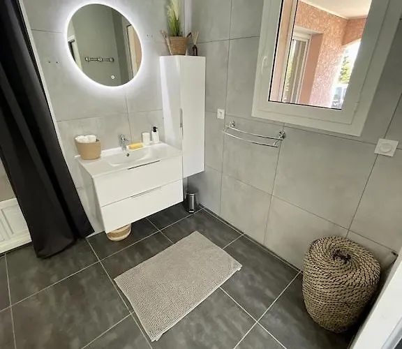 Avec Piscine Entierement Renovee A 5min De La De Pinia Ghisonaccia